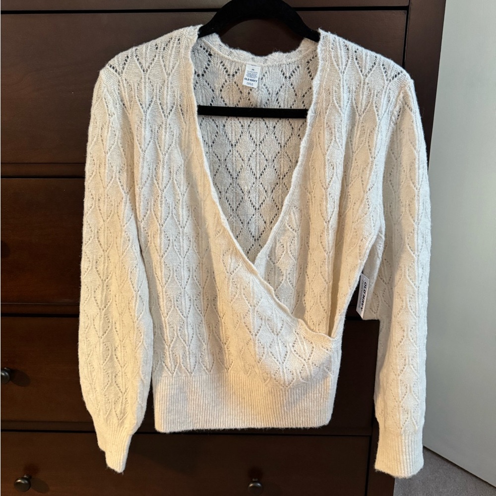 Old Navy Cream V-Neck Sweater